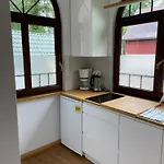 Przystanek - Ul Komuny Paryskiej 3 Апартаменты *