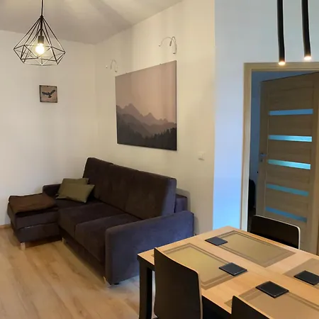 Przystanek - Ul Komuny Paryskiej 3 Apartament