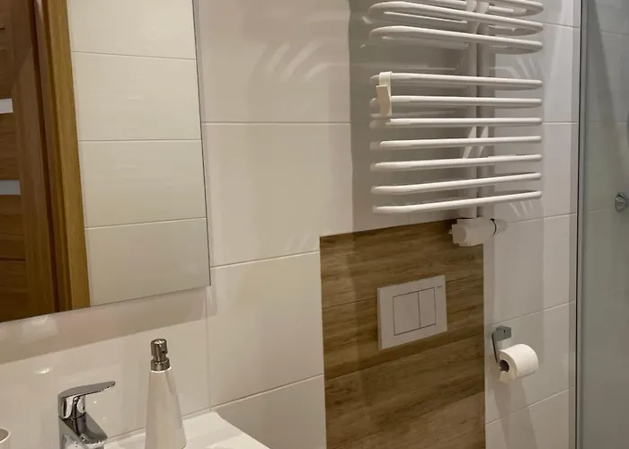 Przystanek - Ul Komuny Paryskiej 3 Apartament