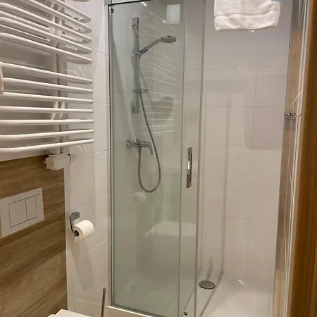 Przystanek - Ul Komuny Paryskiej 3 Apartamento *