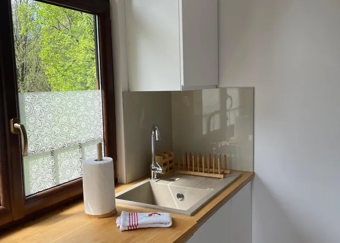 Przystanek - Ul Komuny Paryskiej 3